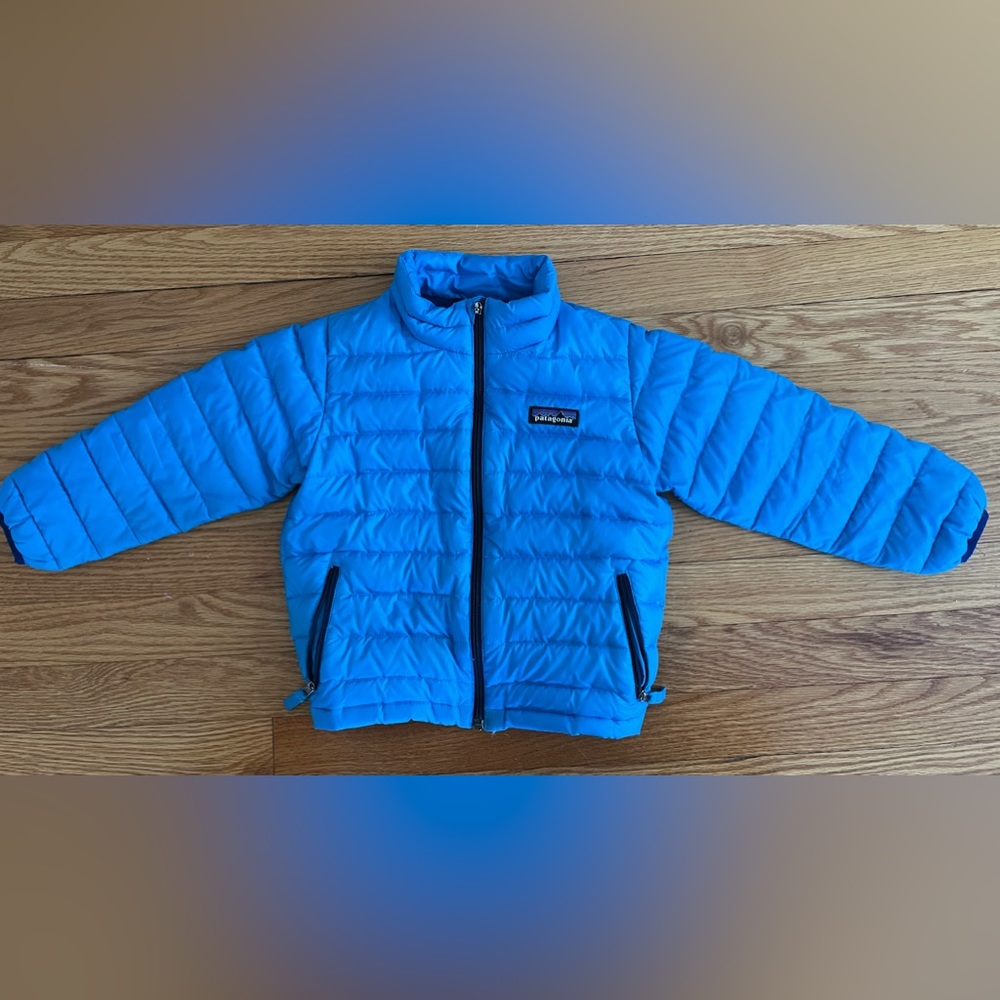 Patagonia down sweater jacket in a size 3T. Good used condition.